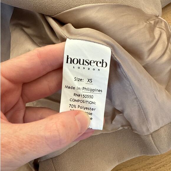 House of CB - Button Front Fitted Blazer in Beige - Picture 5 of 6